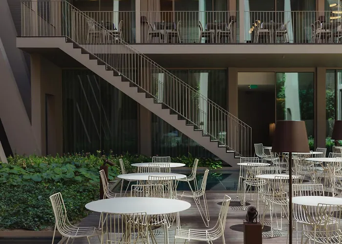 Hotel Lumen & The Light Show 4*