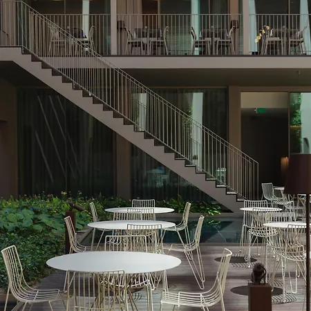 מלון Lumen & The Light Show 4*