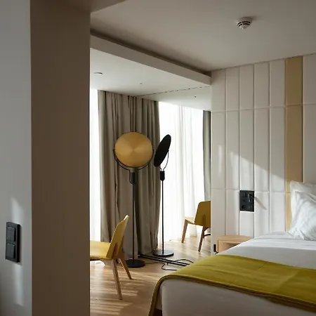 Hotell Lumen & The Light Show