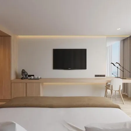 Lumen & The Light Show Hotel 4*