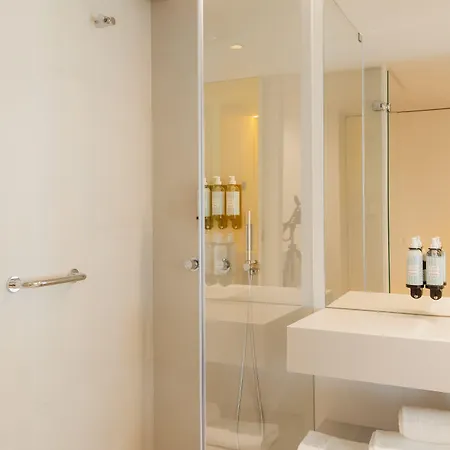 Hotel Lumen & The Light Show