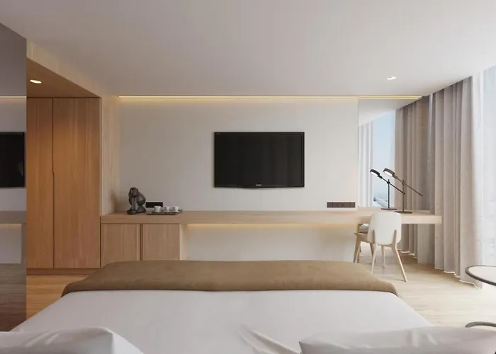 Lumen & The Light Show Hotel 4*