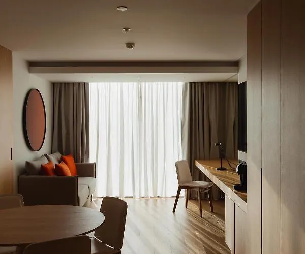 Hotel Lumen & The Light Show