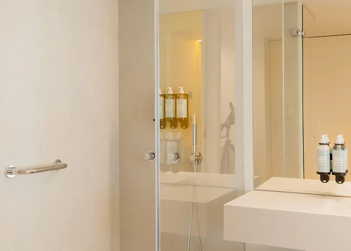 Hotel Lumen & The Light Show