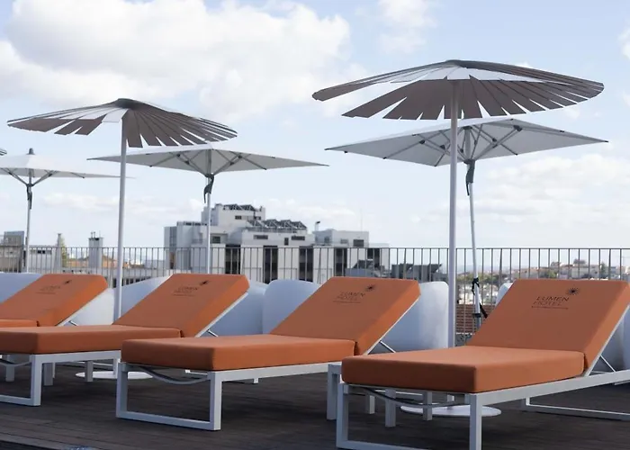 Hotel Lumen & The Light Show 4*