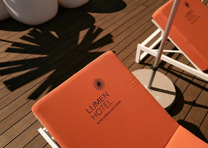 Hotel Lumen & The Light Show 4*