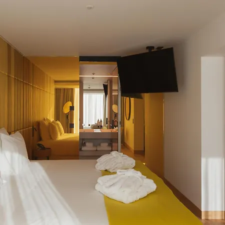 Hotel Lumen & The Light Show