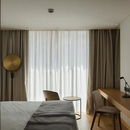 Hotel Lumen & The Light Show 4*